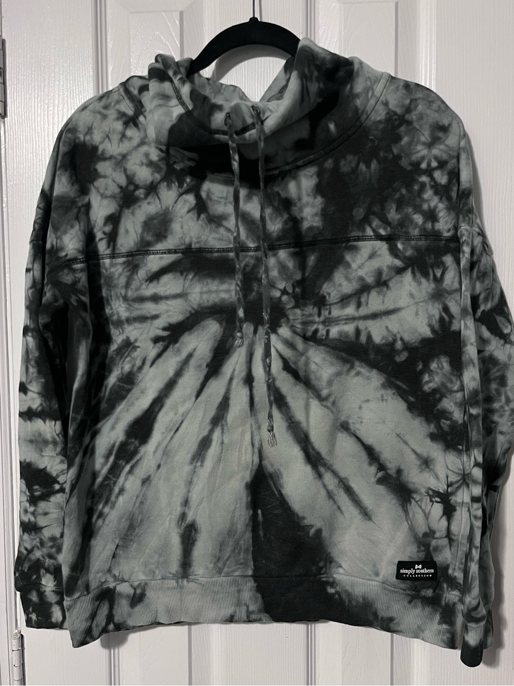 Simply Southern cowl neck Tie-Dye Gray Pullover sweatshirt Small